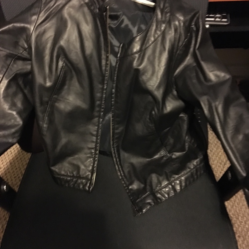 Crop faux leather jacket